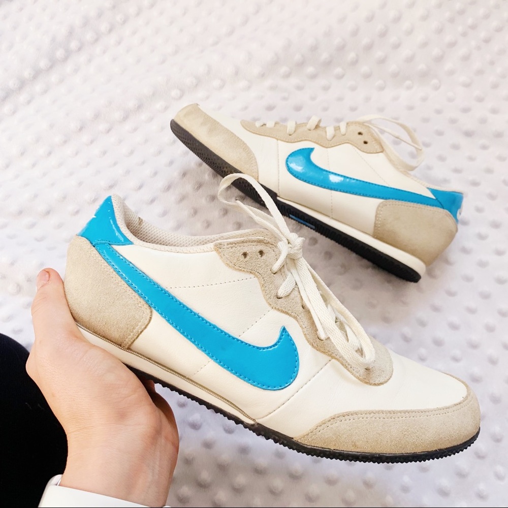 Nike Tennis Shoes